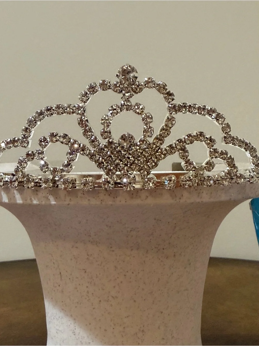 NEW WITH TAGS AUTHENTIC ARRIBAS DISNEY PRINCESS WEDDING PARTY TIARA WITH COMBS 👑